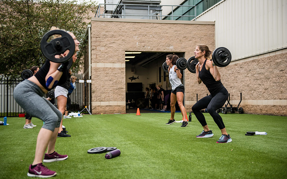 Group Lifting With Personal Trainers
